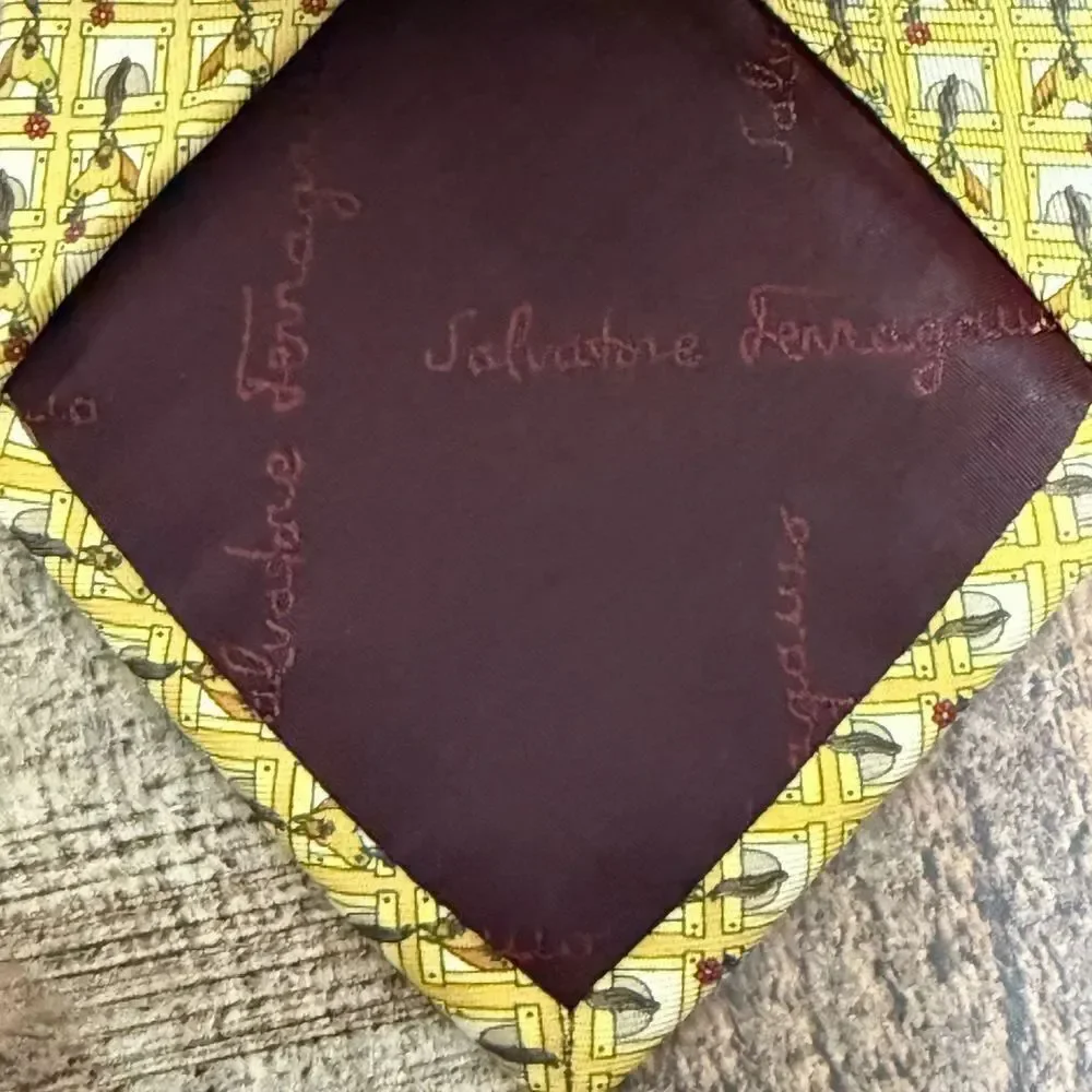 Salvatore Ferragamo Horses Mens Silk Tie Made In Italy equestrian
